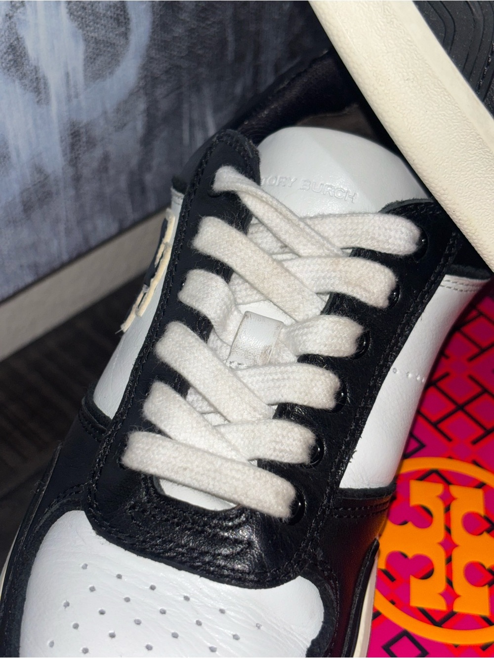 Tory Burch Clover Court Nappa Leather sneakers Women's SZ6 - Picture 7 of 14